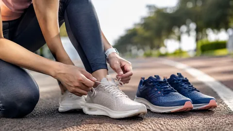 Tênis para caminhada ou corrida: o que observar antes de escolher